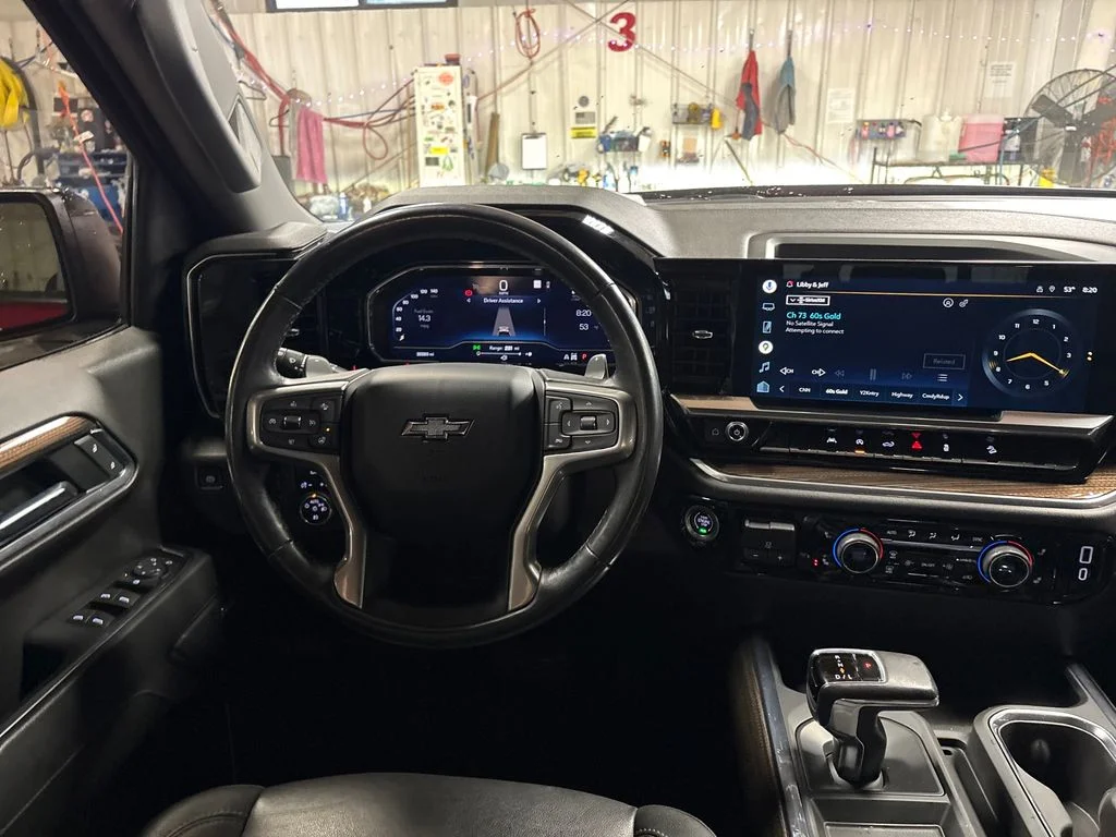 Used 2022  Chevrolet RST image 17