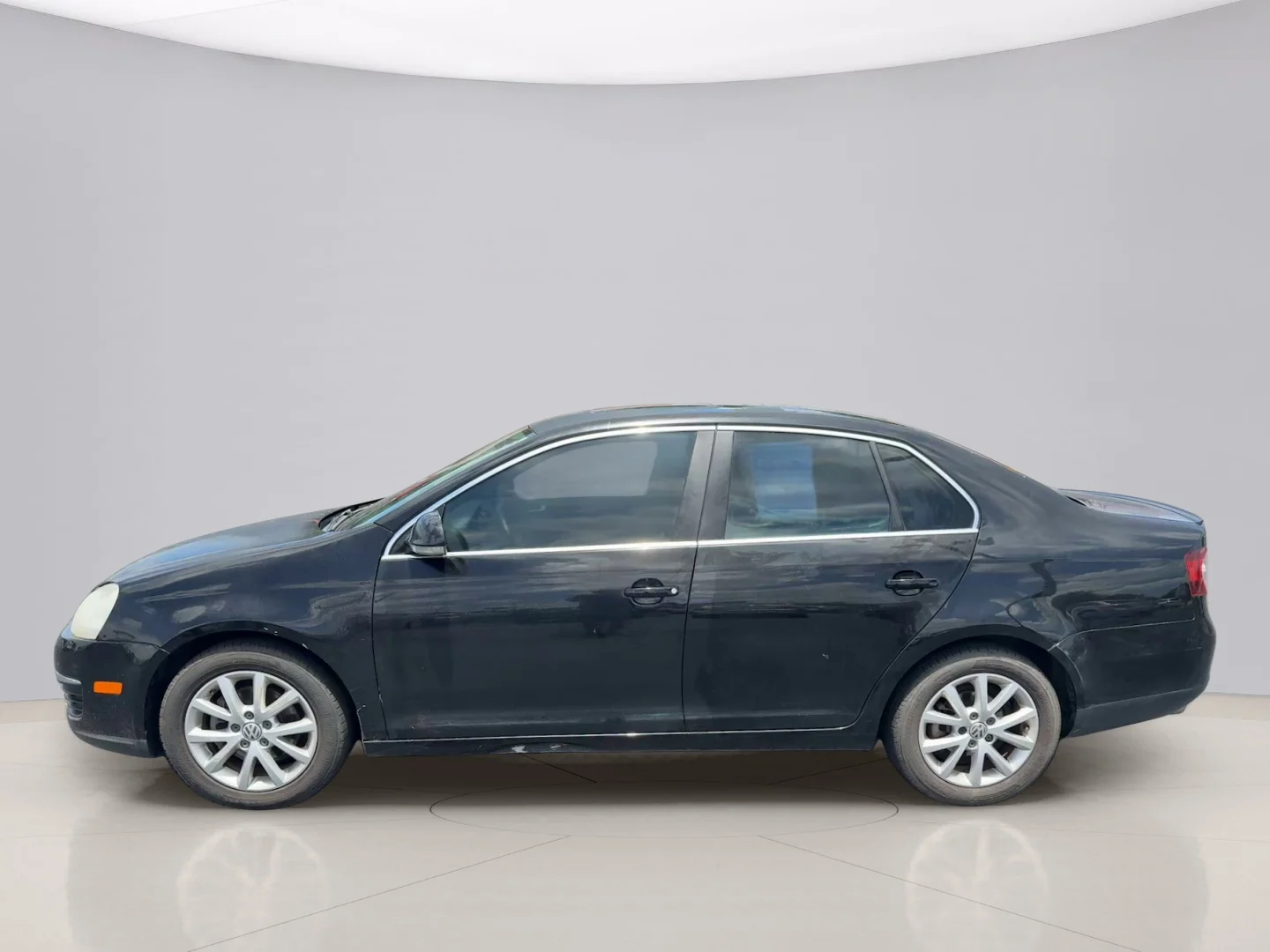 Used 2010 Black Volkswagen LIMITED image 2
