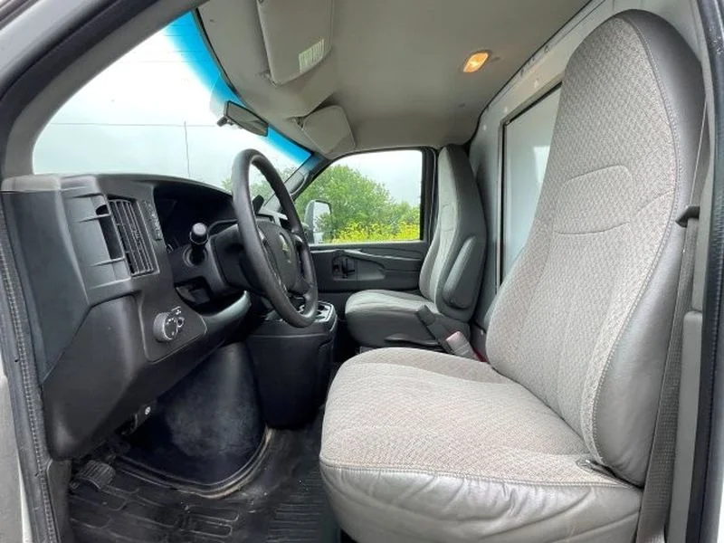 Used 2012 Summit White Chevrolet 2WT image 12
