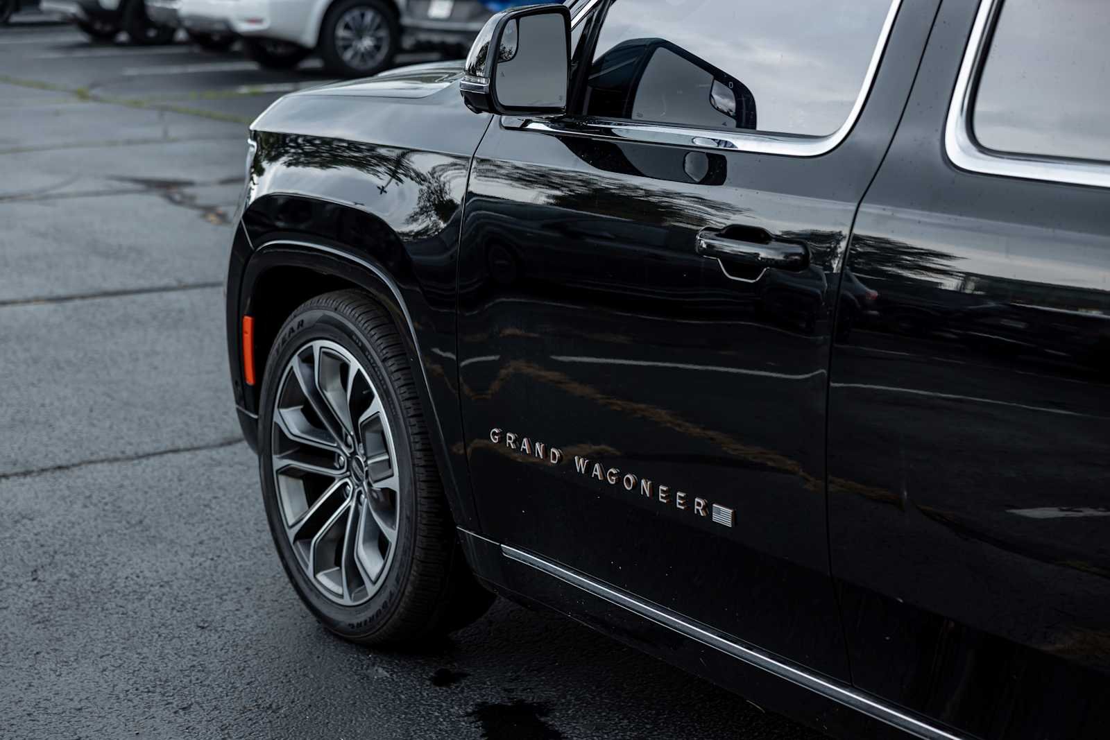 Used 2023 Diamond Black Crystal Pearlcoat Jeep Series III image 54
