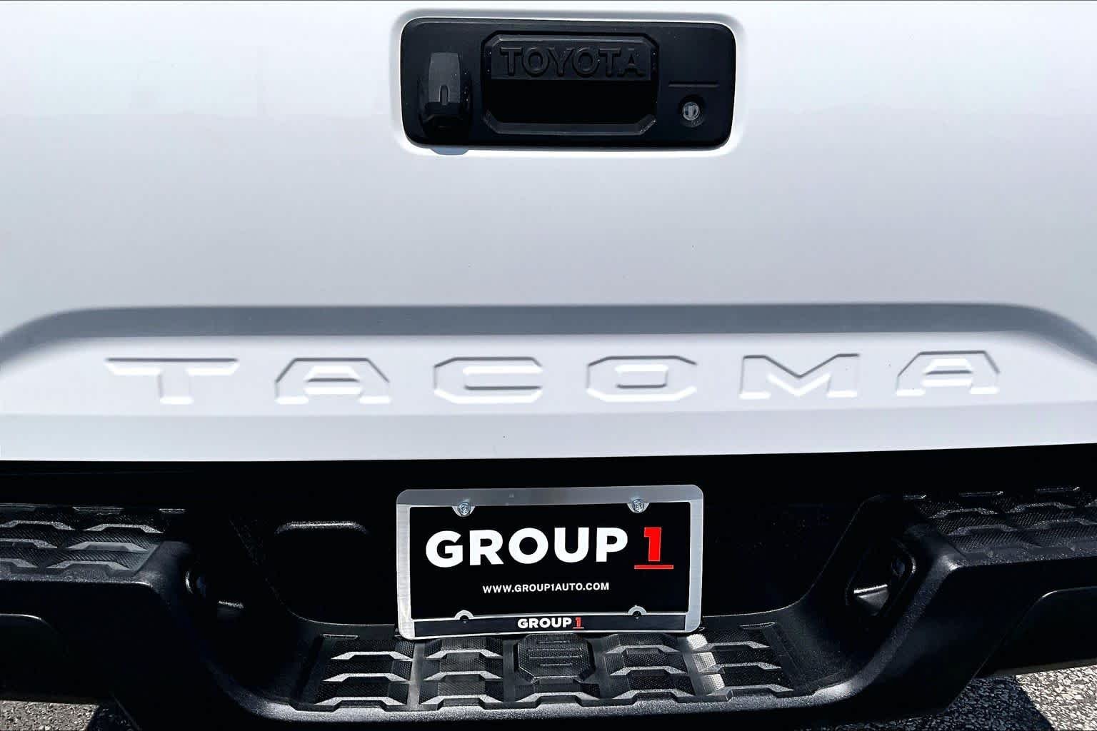 Used 2020 Super White Toyota SR image 32
