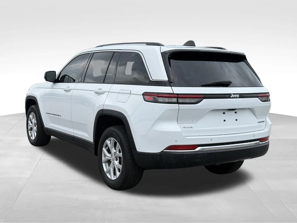 Used 2023 White Jeep Limited image 3