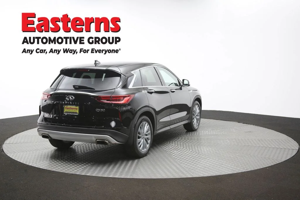 Used 2023 Black INFINITI PURE image 40