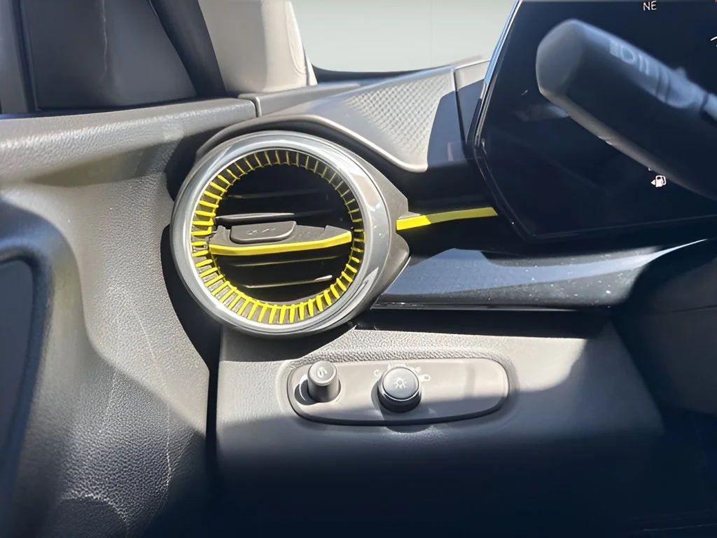 New 2026 Summit White Chevrolet ACTIV image 25