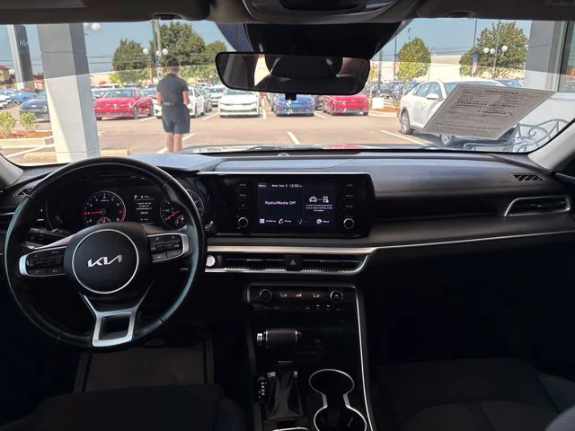 Certified Used 2022 White Kia LXS image 29