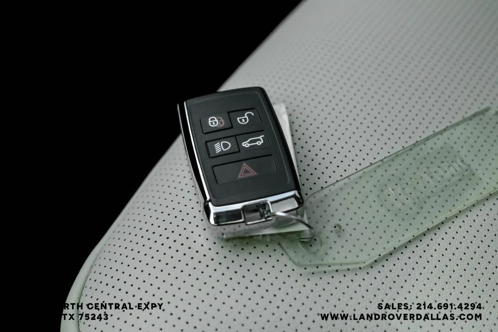 New 2026 Santorini Black Metallic Land Rover S image 57