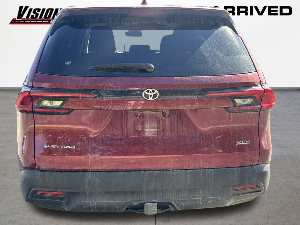 Used 2025  Toyota XLE image 4