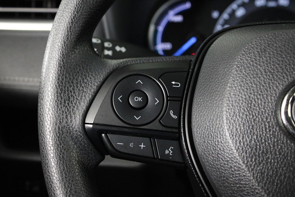2025 Toyota RAV4 LE - Photo 24