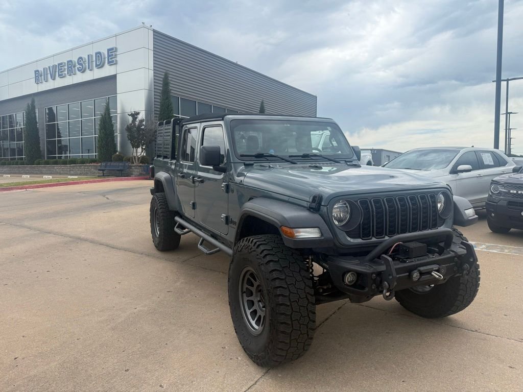 2024 Jeep Gladiator Sport's photo
