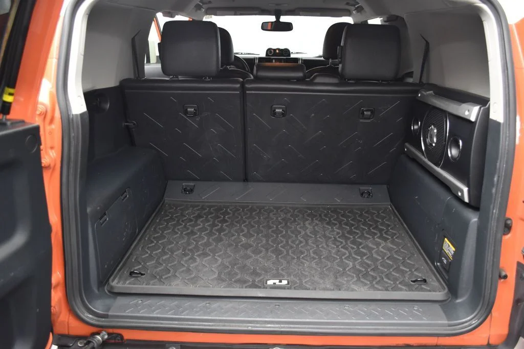 Used 2014  Toyota Base image 18