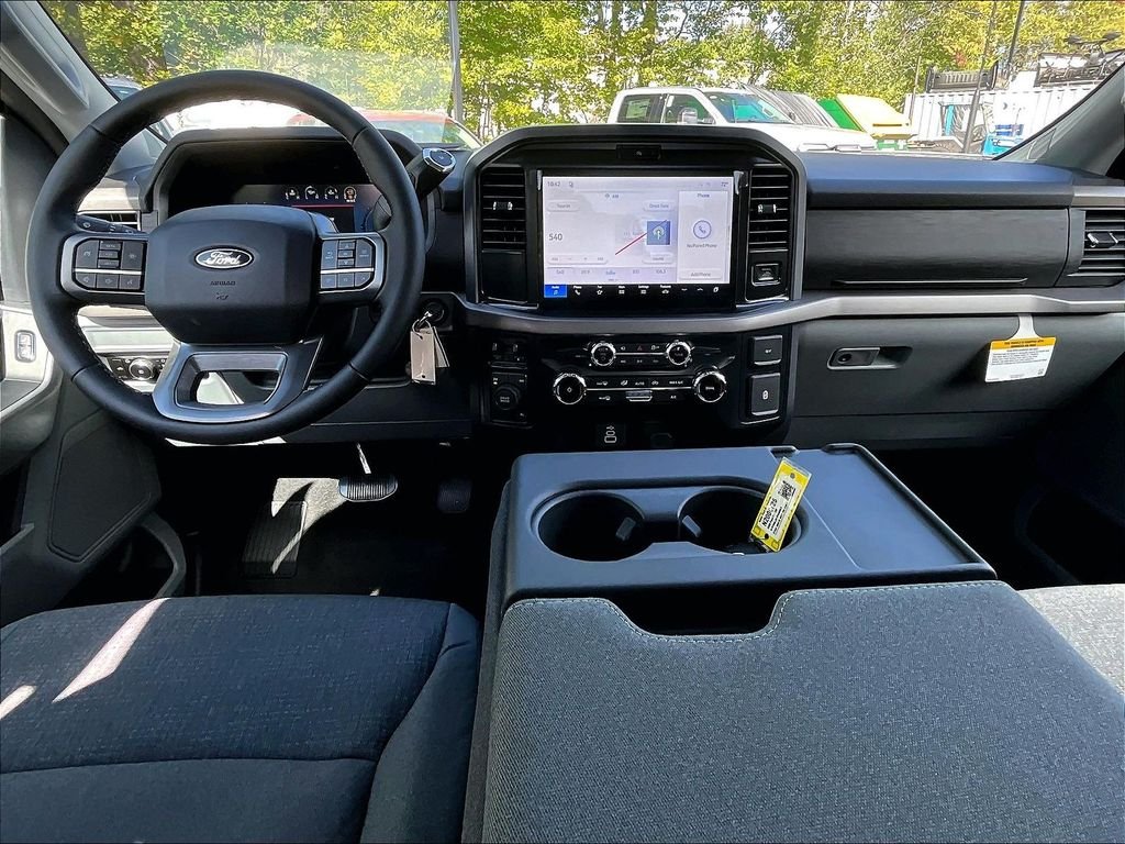 New 2026 Oxford White Ford XLT image 6