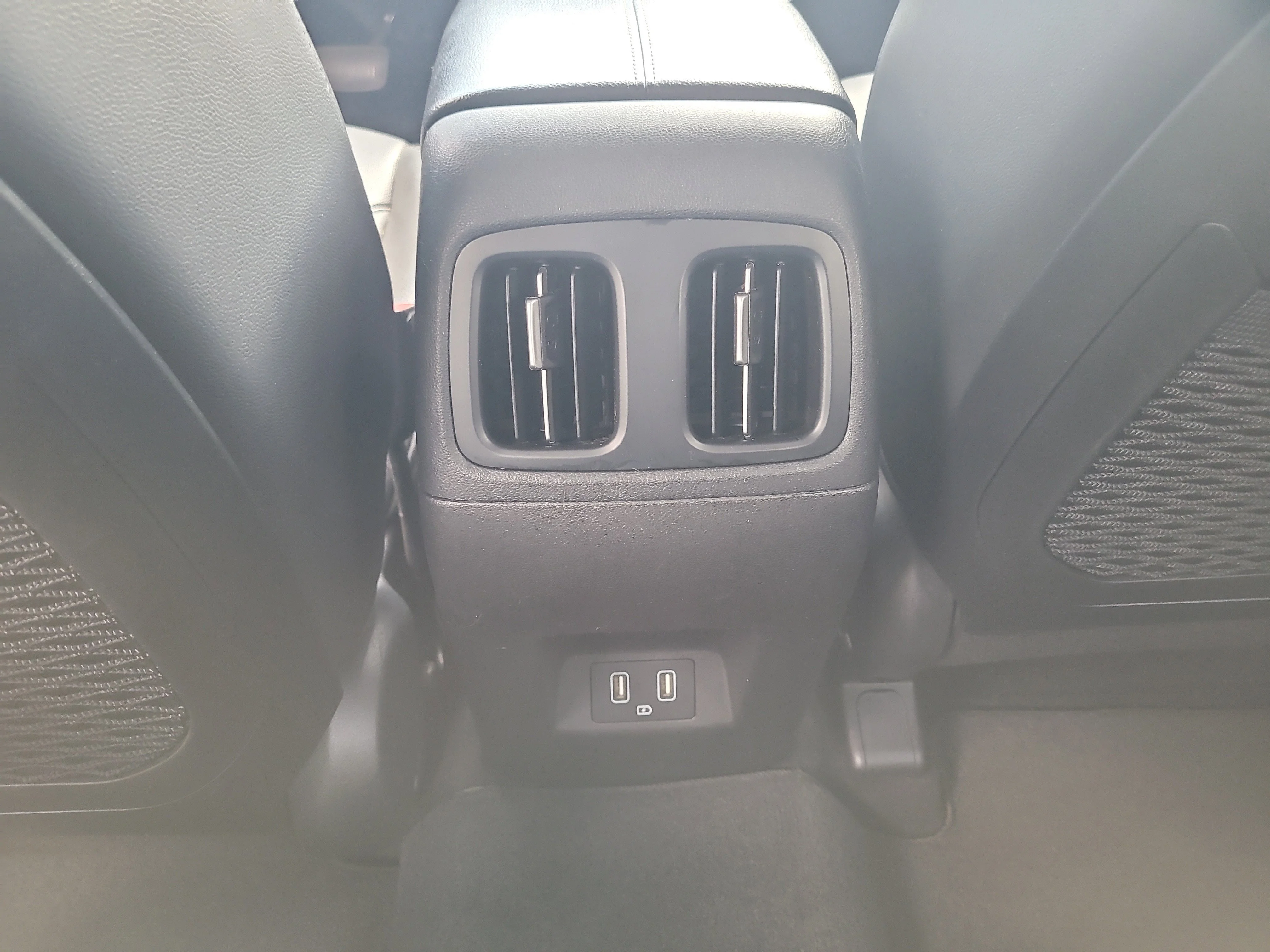 Used 2023 Amazon Gray Hyundai SEL image 17