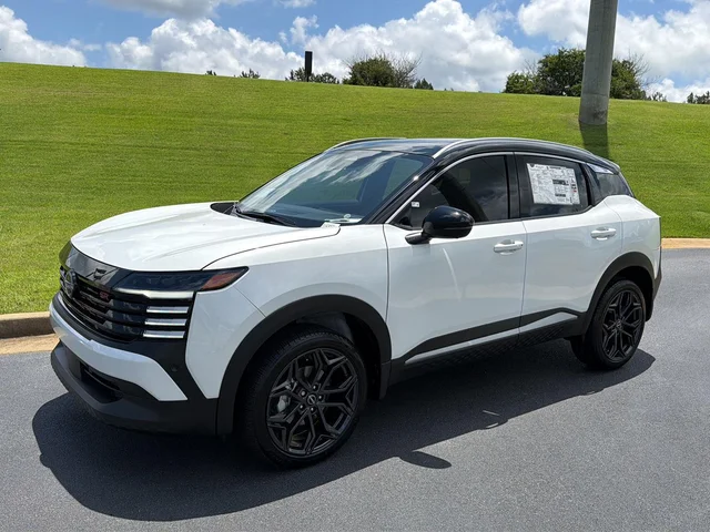 New 2026 Nissan Kicks SR