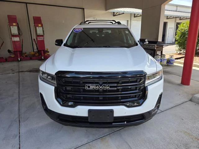 Used 2021 White GMC SLE image 19