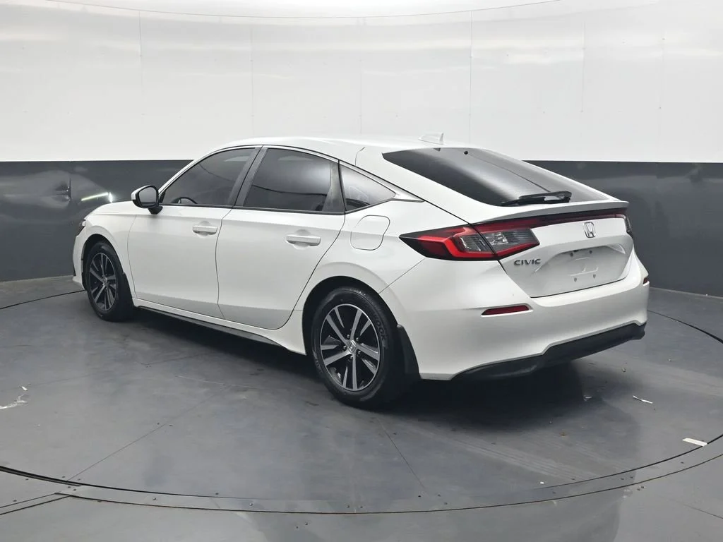 Used 2023 Platinum White Pearl Honda LX image 6