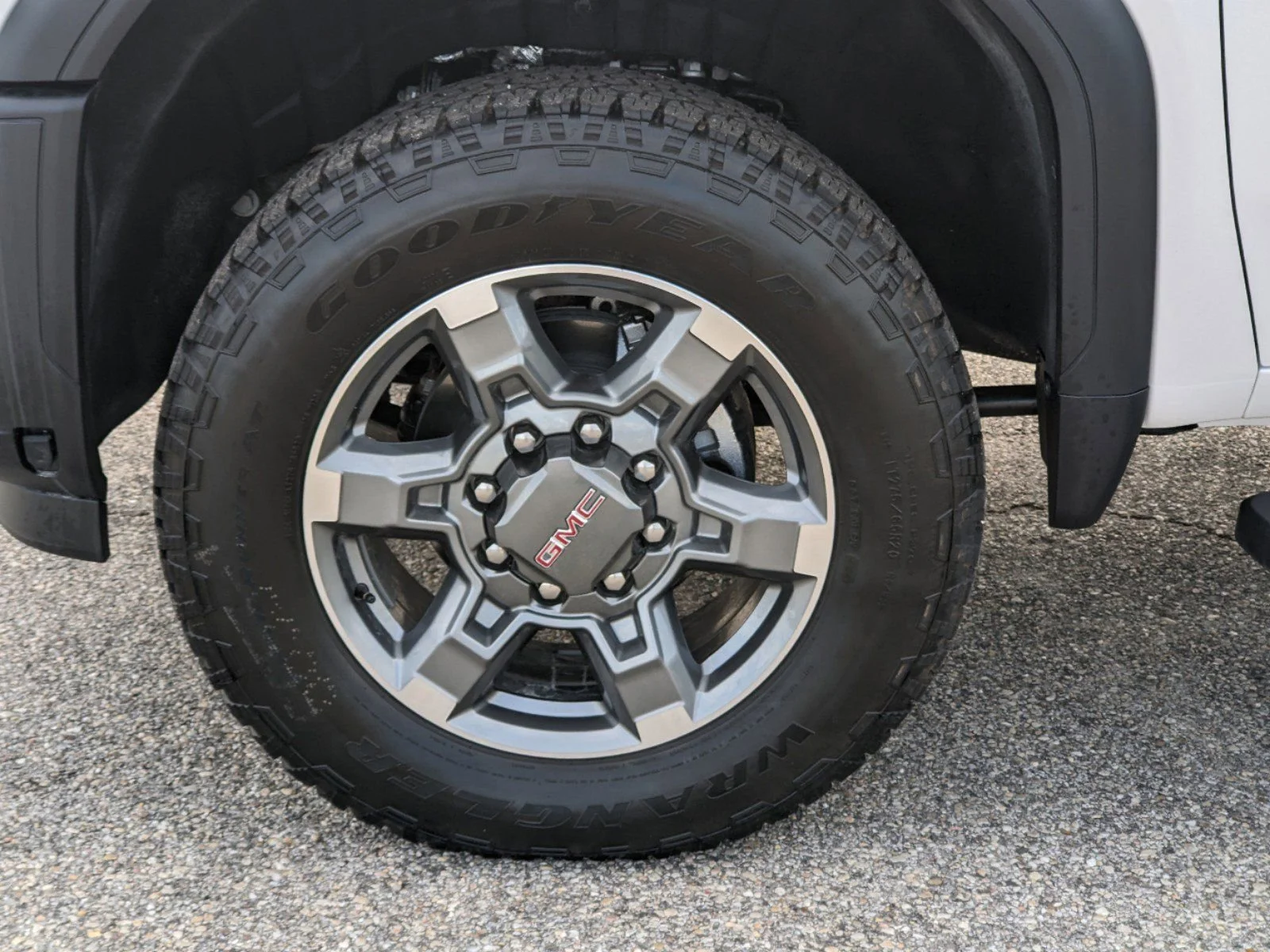New 2025 White Frost Tricoat GMC SLT image 12