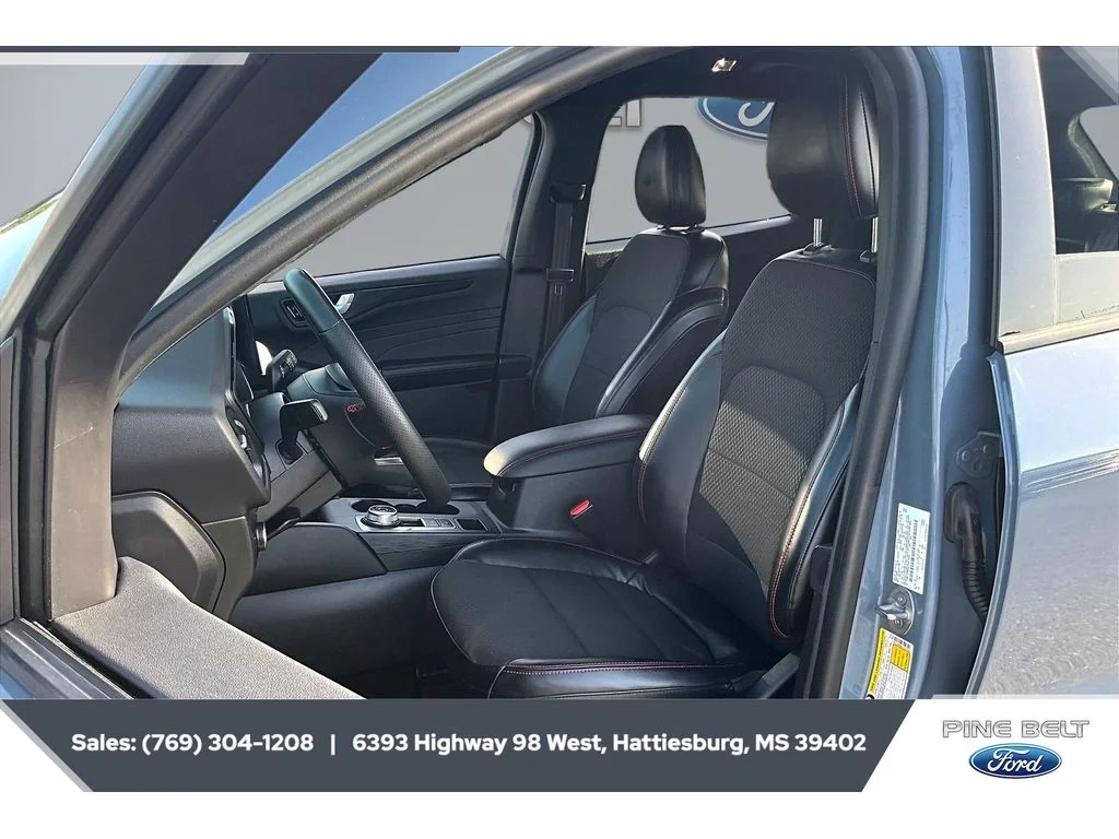 Used 2023 Vapor Blue Metallic Ford ST-Line image 18