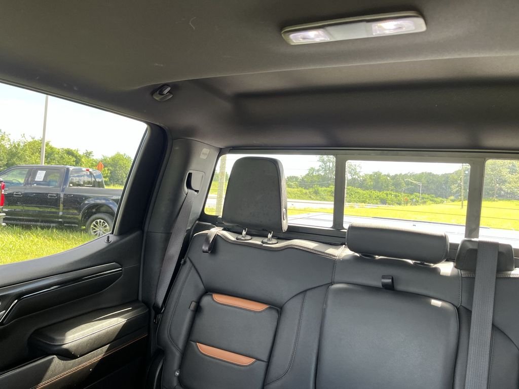 Used 2023 White GMC AT4 image 12