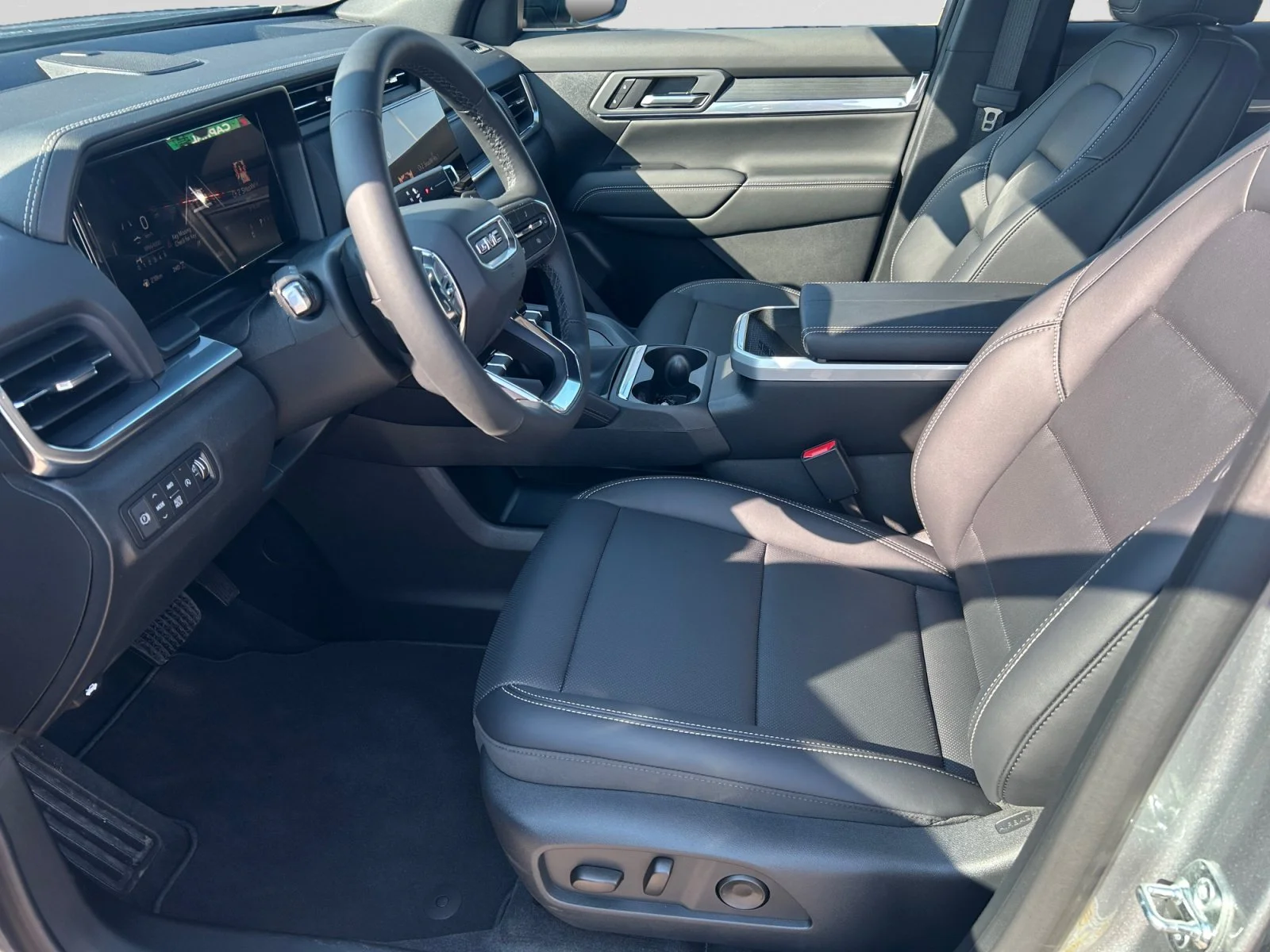 New 2027 Sterling Metallic GMC AWD Elevation image 13
