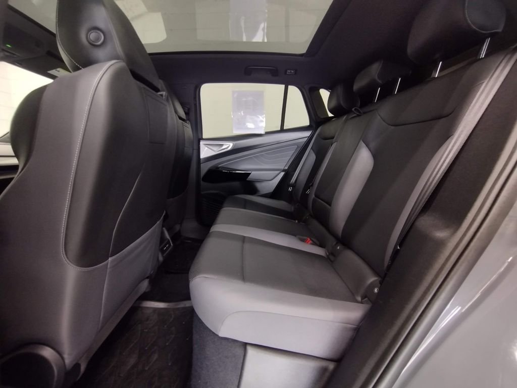 Used 2023 Black Volkswagen Pro S image 34