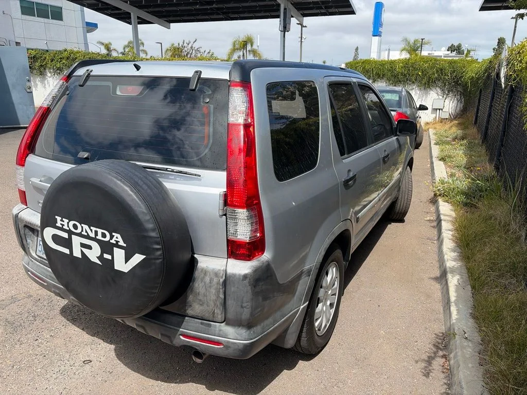 Used 2005 Silver Honda LX image 22