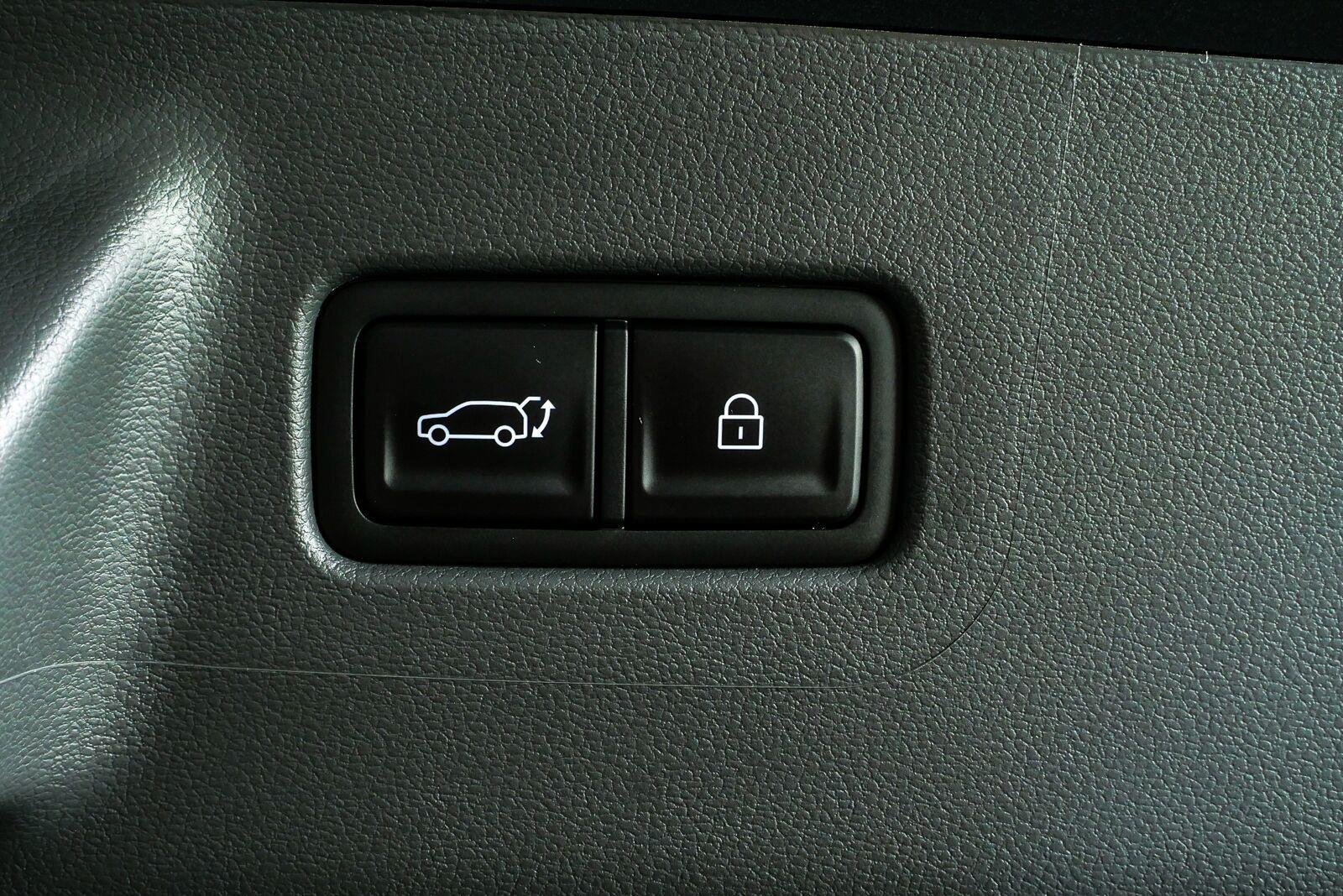 New 2026 Phantom Black Hyundai Limited FWD image 37