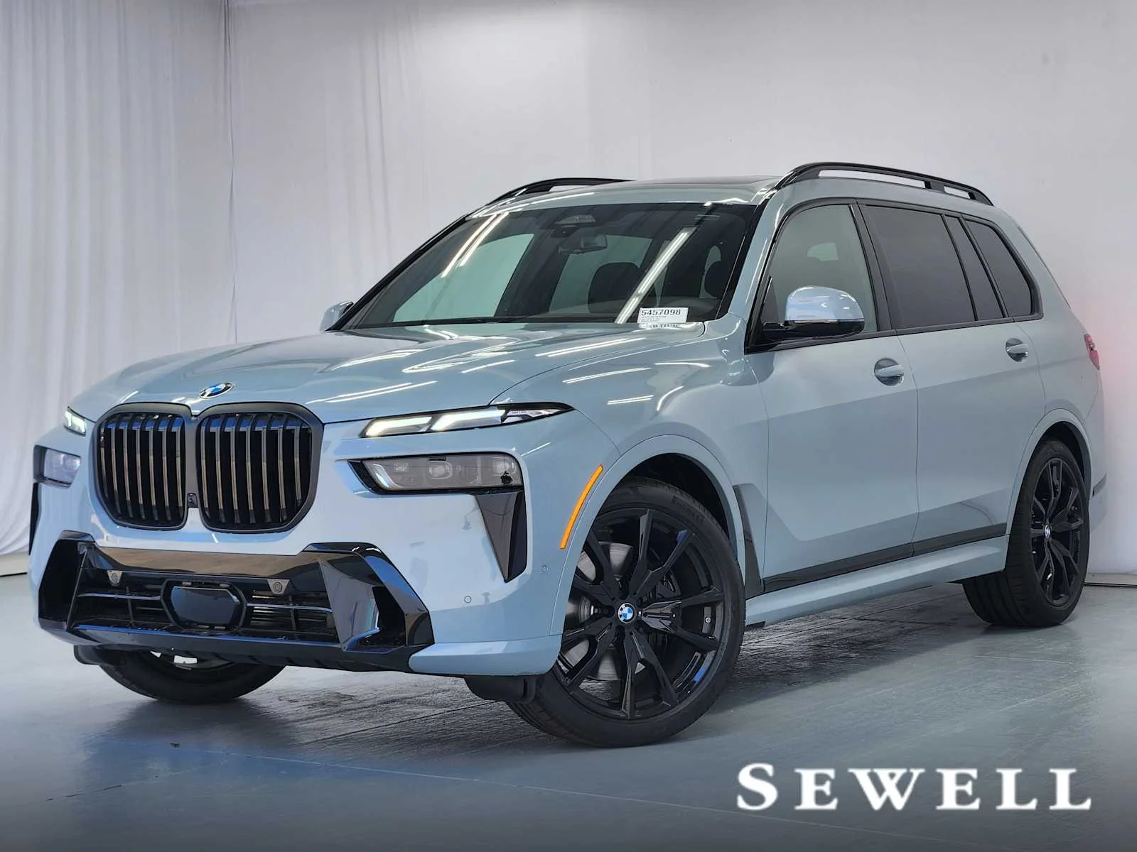 2027 BMW X7