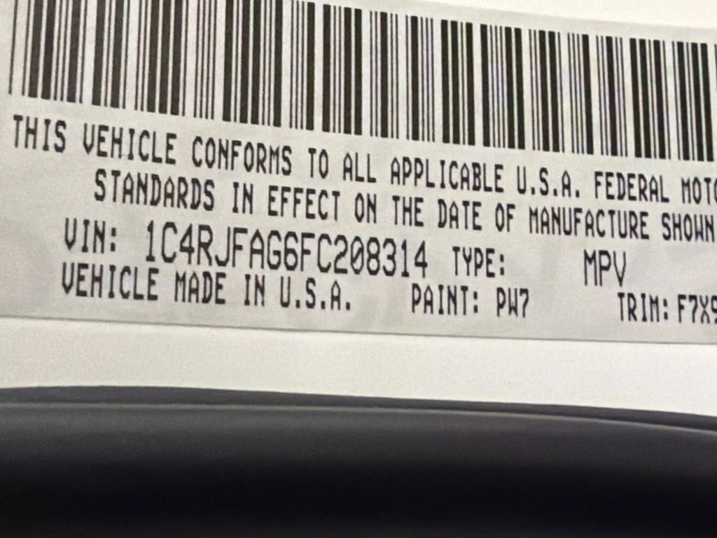 Used 2015 Bright White Clearcoat Jeep Laredo image 39