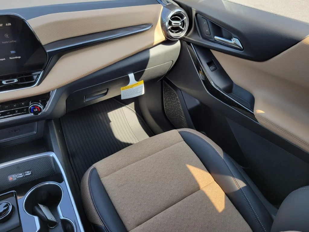 New 2027 Polar White Tricoat Chevrolet ACTIV image 22