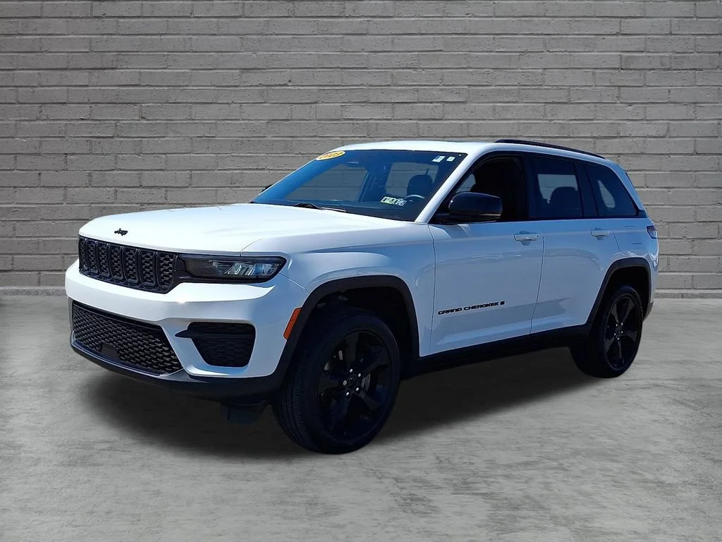 Used 2023 Bright White Clearcoat Jeep Altitude image 6