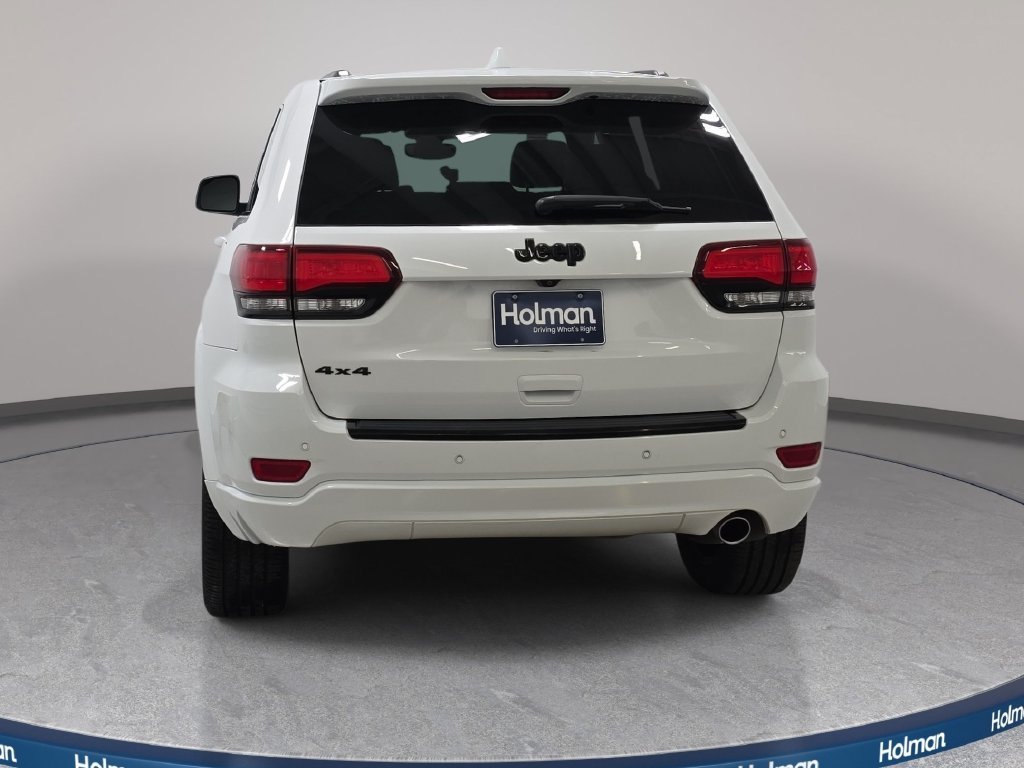 Used 2018 Bright White Clearcoat Jeep Altitude image 7