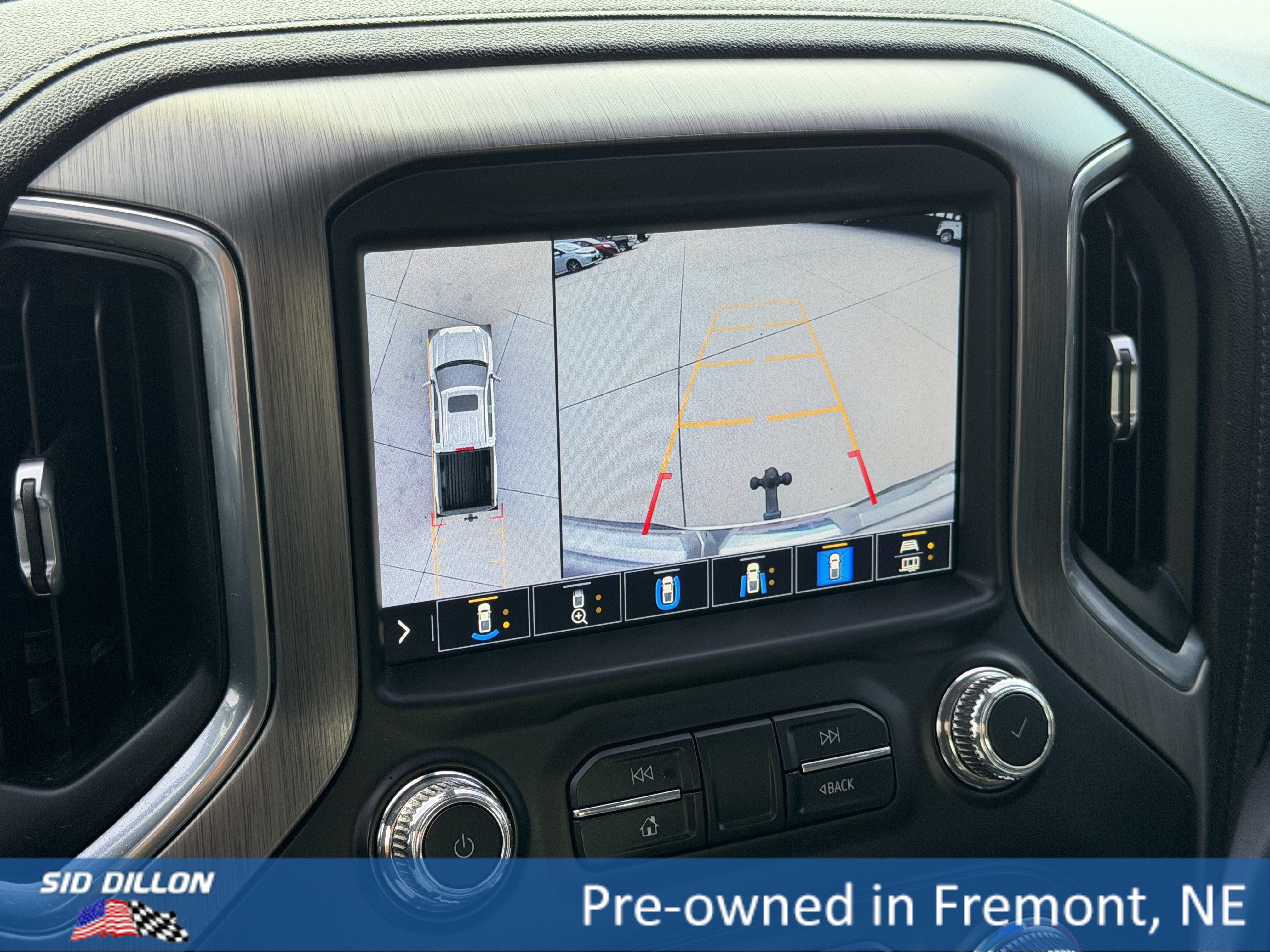 Used 2021 White Frost Tricoat GMC Denali image 11
