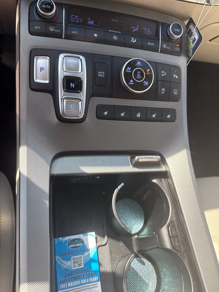 Used 2020 Black Hyundai Limited image 2