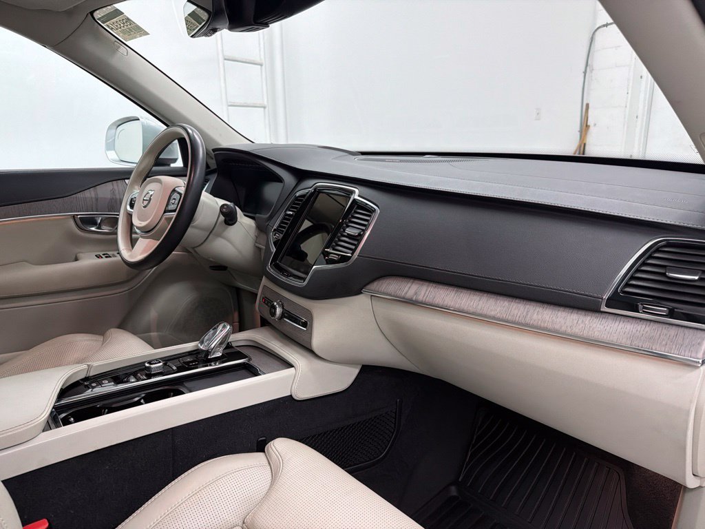 Used 2021 Silver Volvo T8 Inscription 7 Passenger image 34
