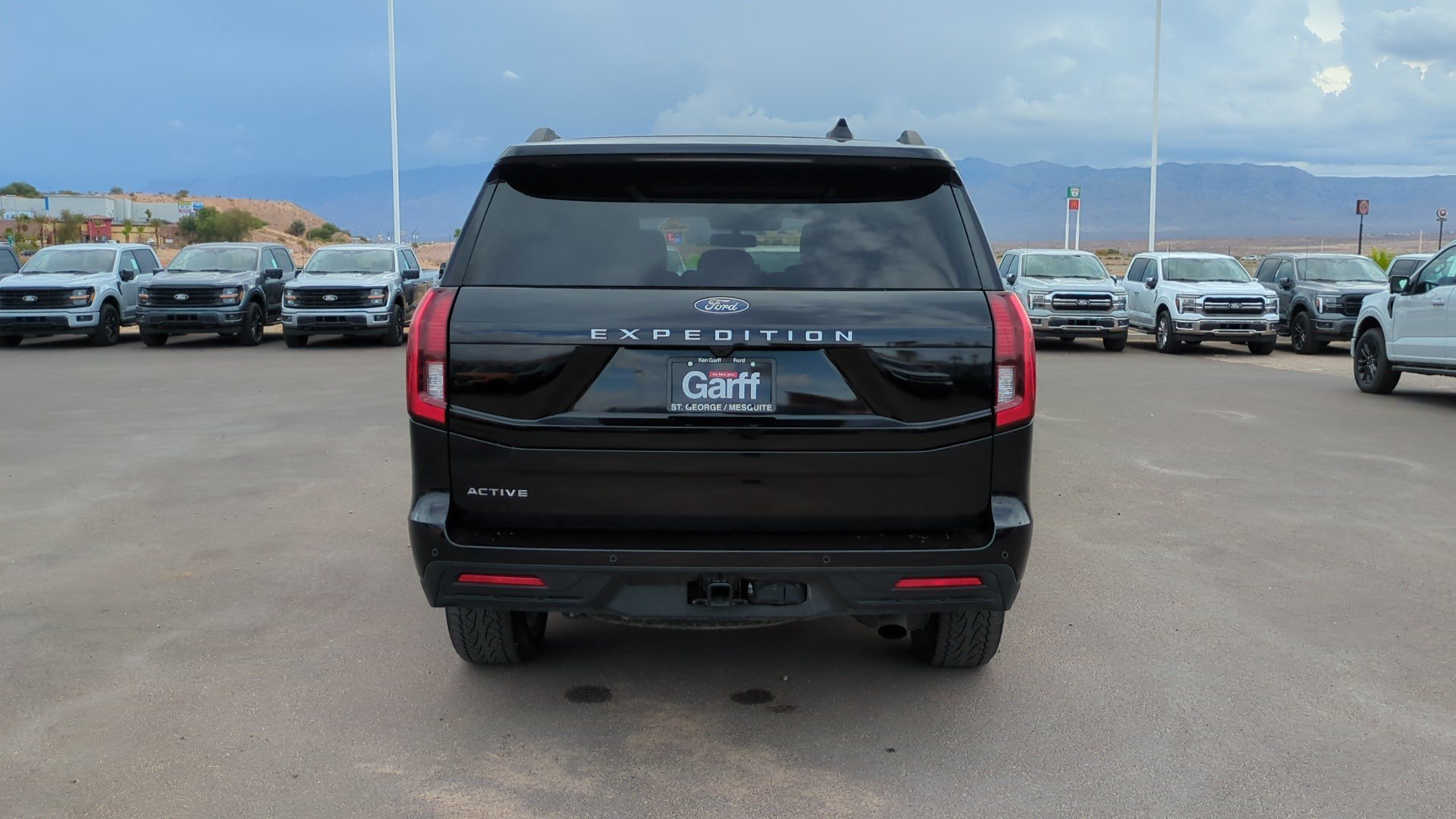 Used 2025 Black Metallic Ford Active image 4