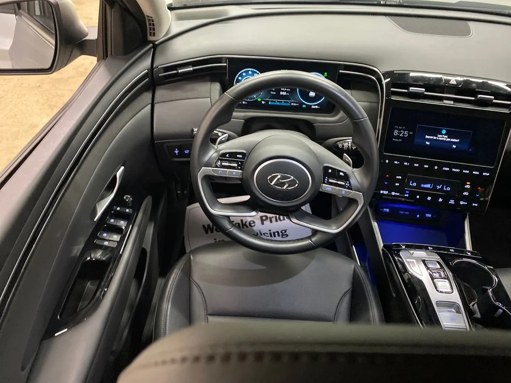 Used 2023 Silver Hyundai SEL Convenience image 26