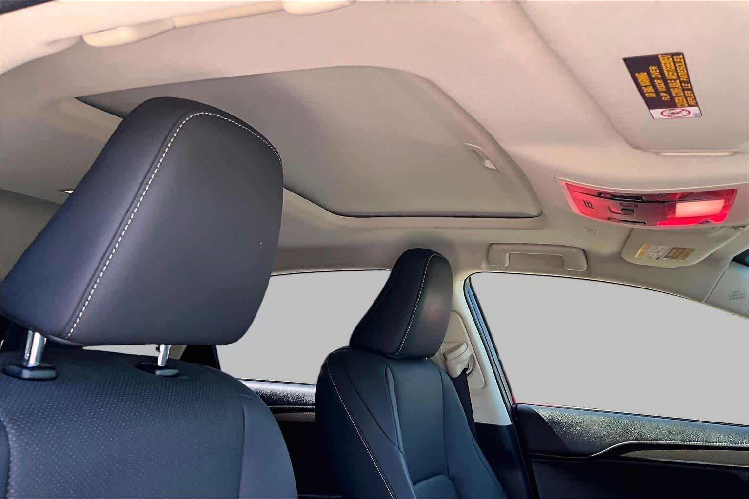 Used 2019 Atomic Silver Lexus  image 14