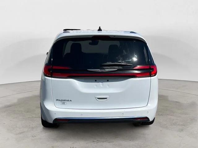 Used 2023 Bright White Clearcoat Chrysler Touring L image 4