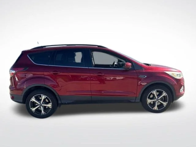 Used 2017 Ruby Red Metallic Ford SE image 4