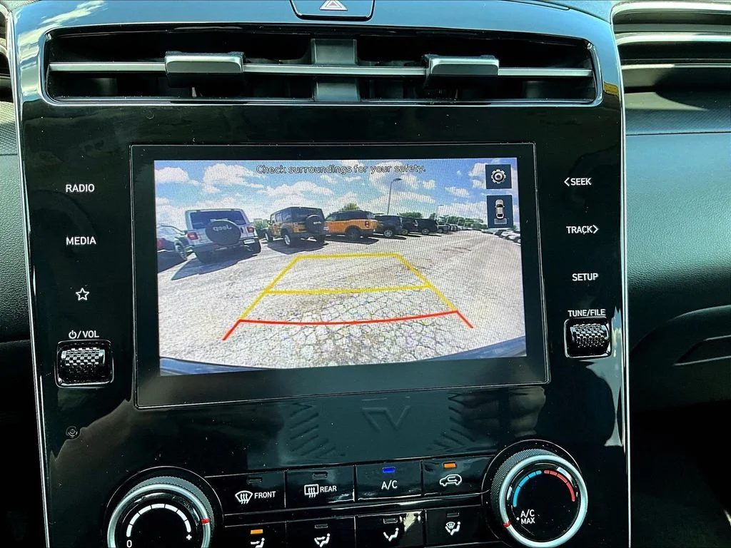 Used 2023 Black Hyundai SEL image 18