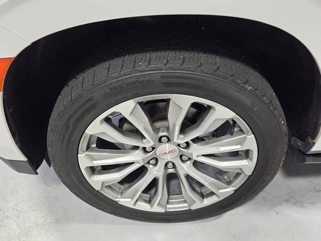 Used 2021 White GMC Denali image 19