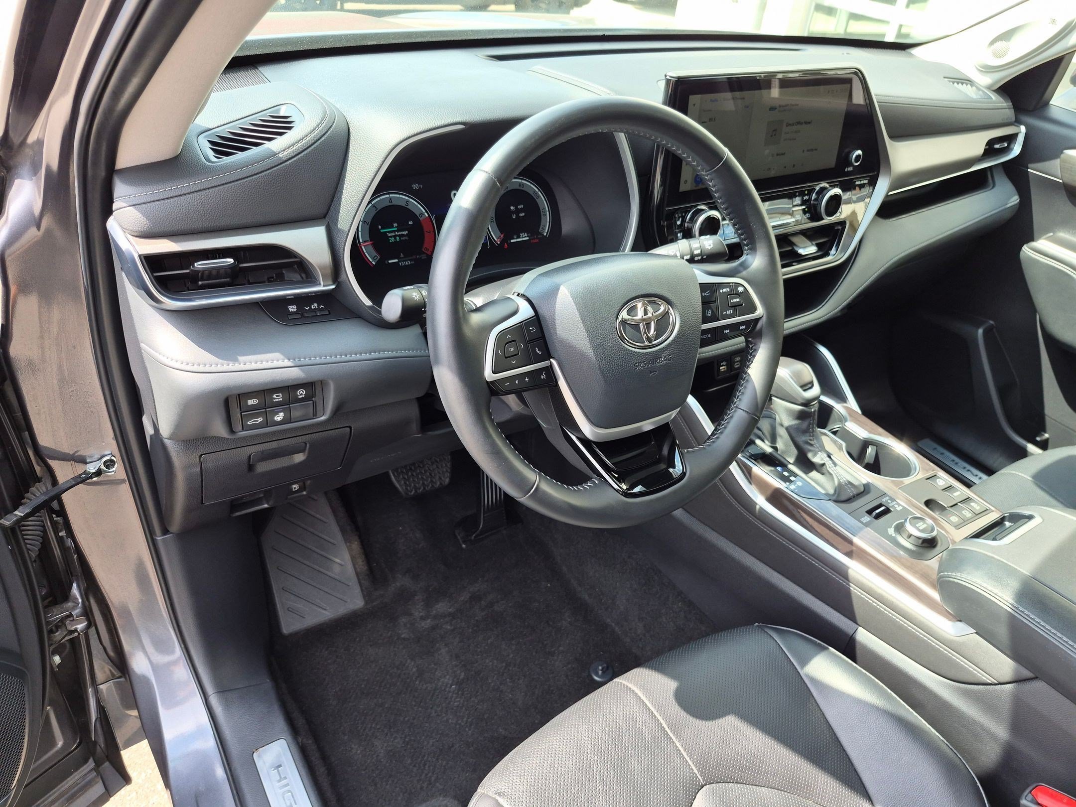 Used 2025 Magnetic Gray Metallic Toyota Limited image 15
