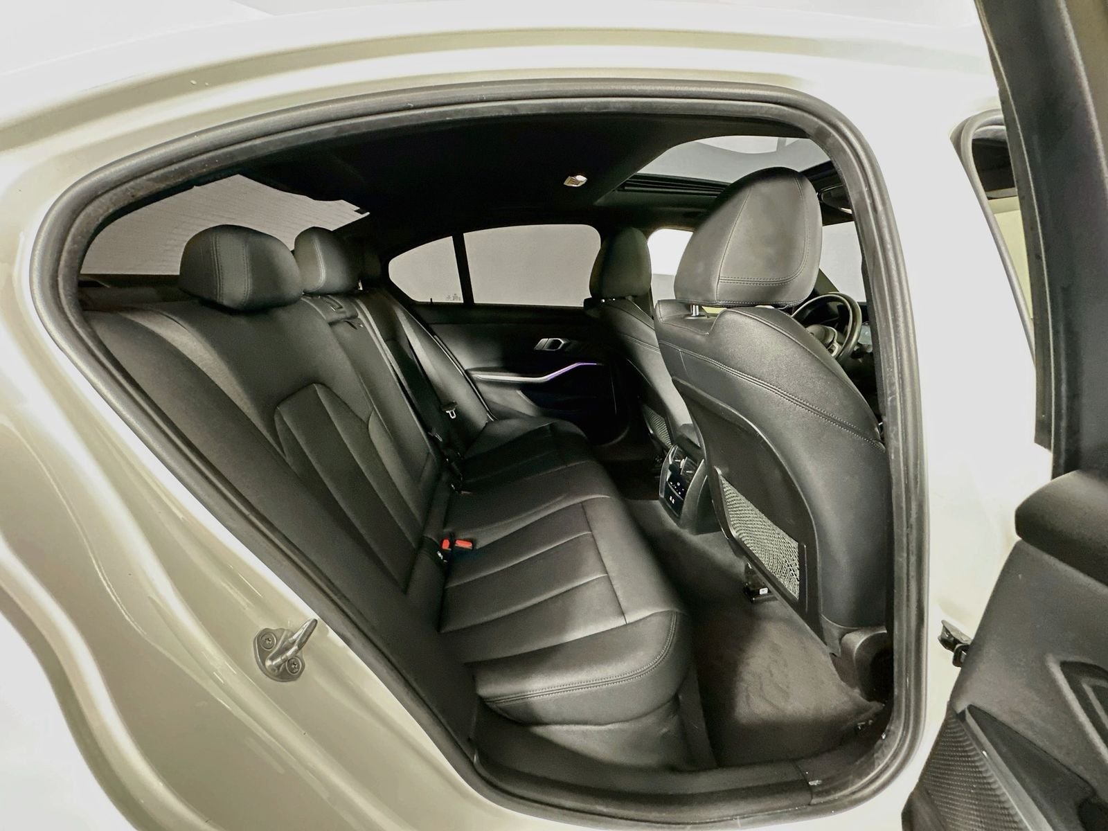 Used 2021 Alpine White BMW 330i image 27