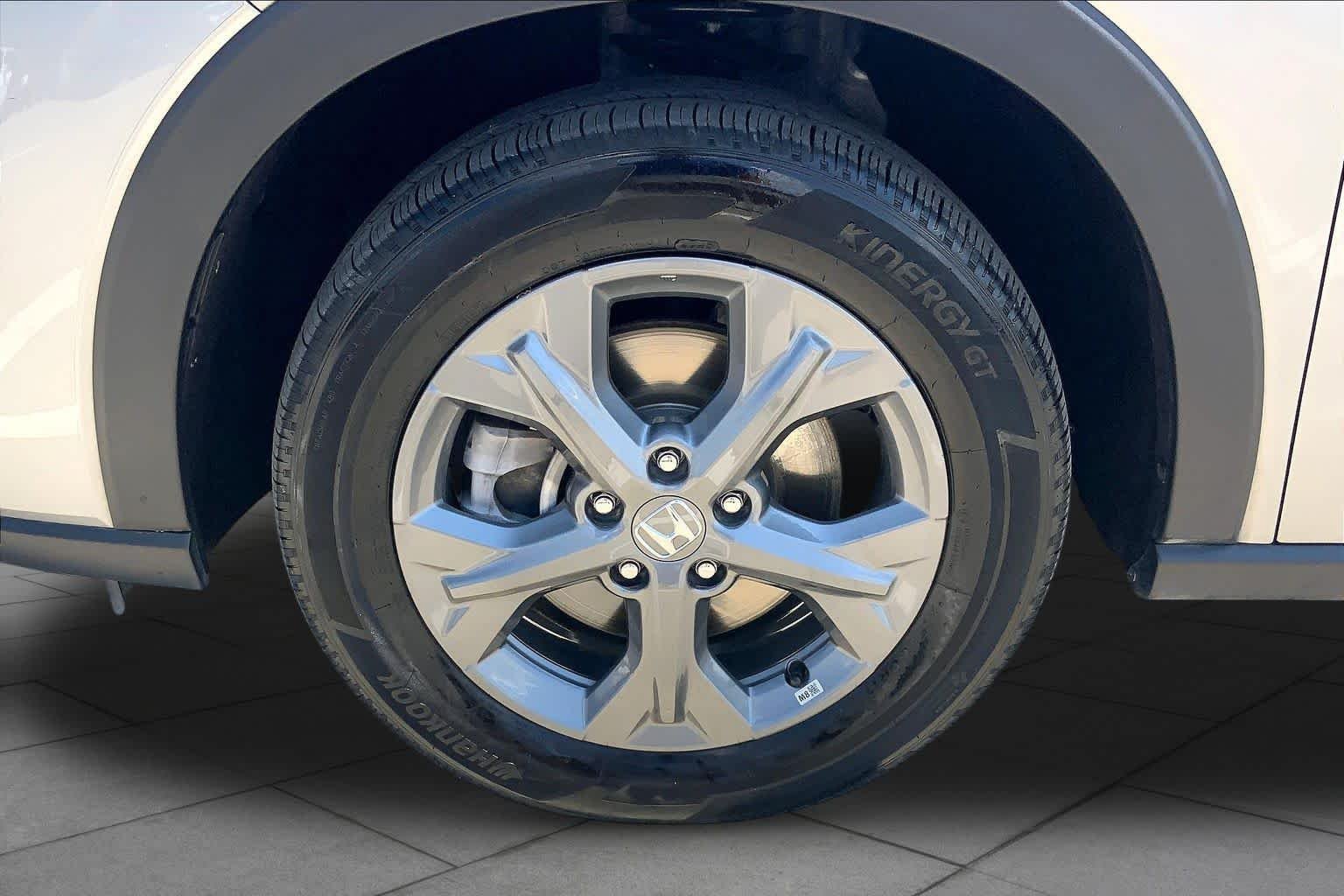 Used 2026 Solar Silver Metallic Honda LX image 11