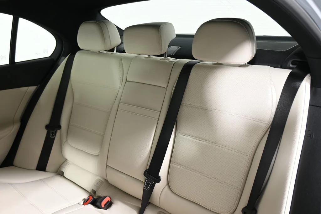 Used 2026  Mercedes-Benz C 300 image 4