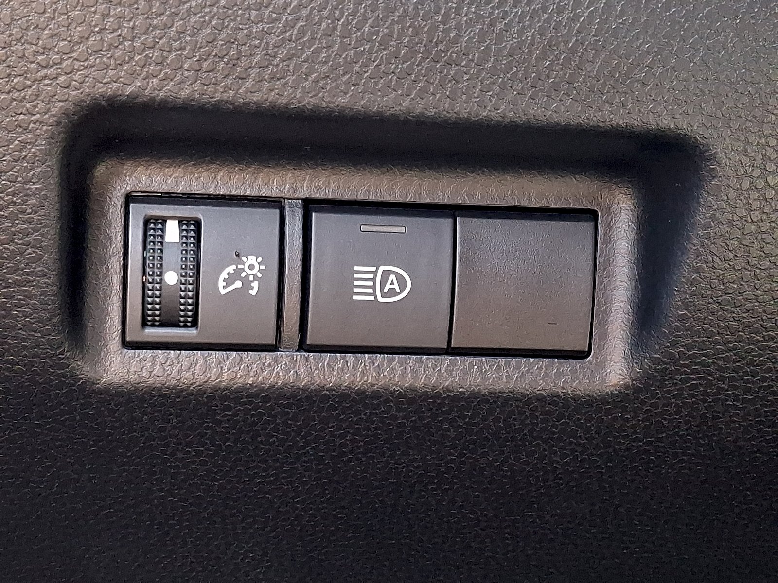 Used 2021 Midnight Black Metallic - 218 Toyota XLE image 24