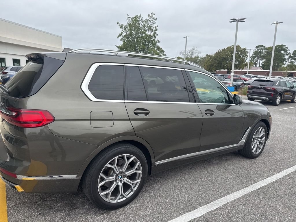 Used 2020 Green BMW xDrive40i image 8