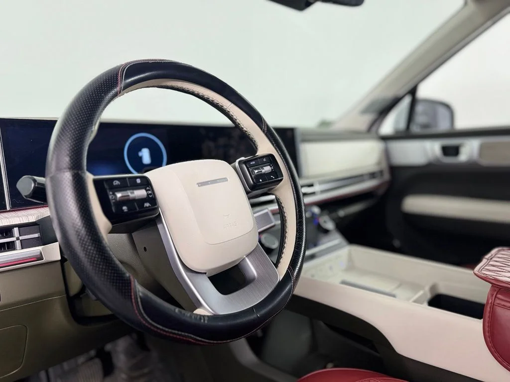 Used 2024 White Hyundai Calligraphy image 12