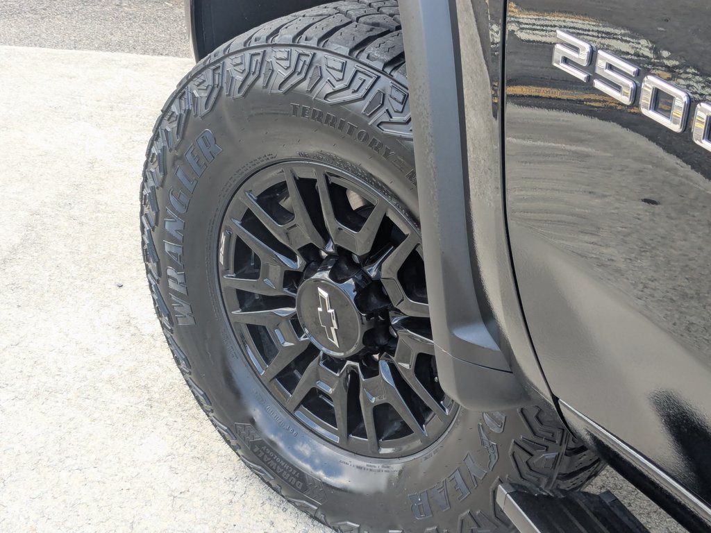 Used 2025 Black Chevrolet ZR2 image 9