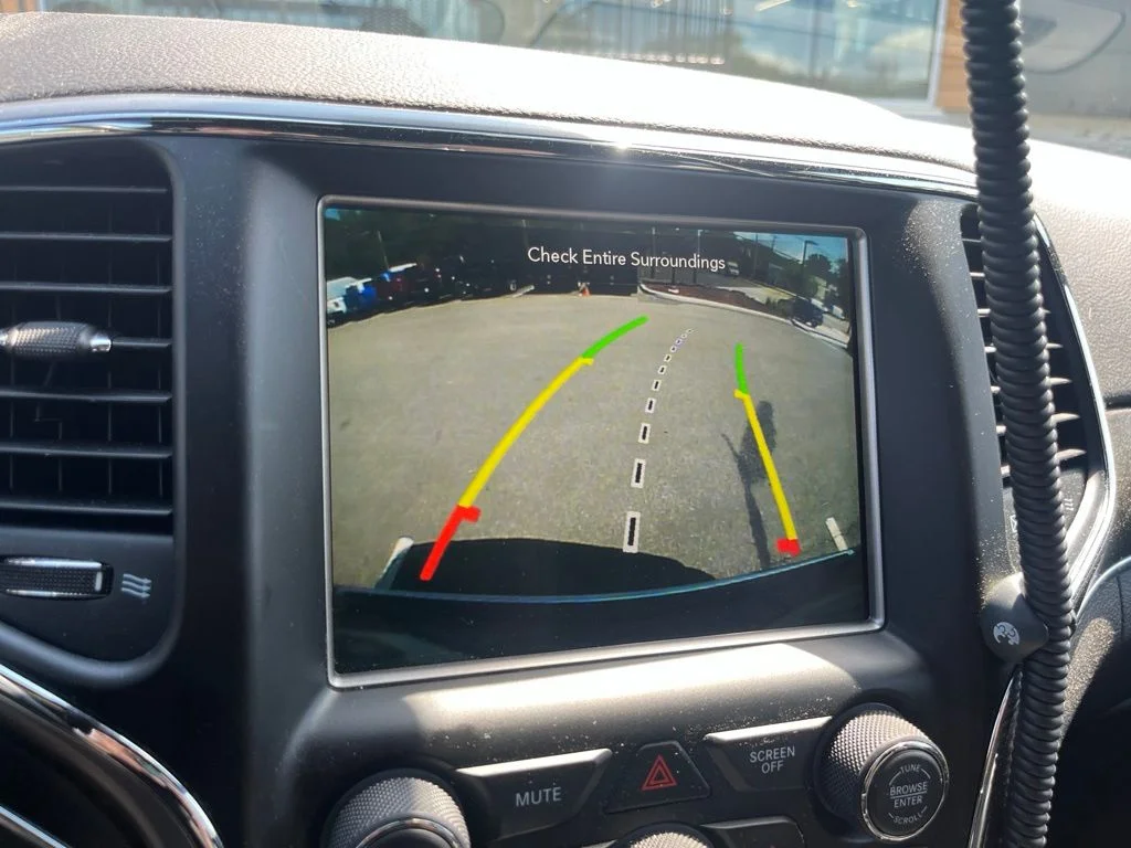 Used 2018 Gray Jeep Limited image 4